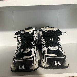 Balenciaga runners